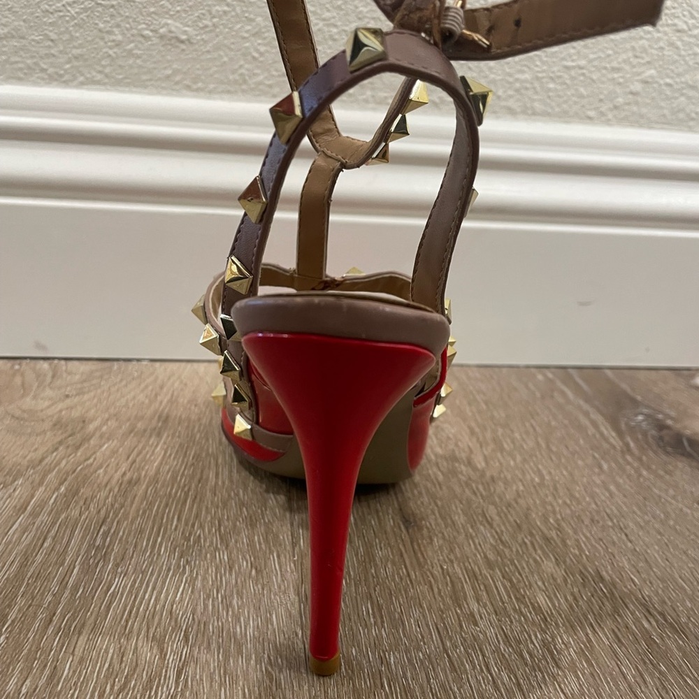 Valentino Garavani Red Patent and Nude Rockstud T-Strap Pumps - Picture 7 of 16